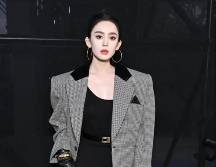 这个巴黎高端局,中国女星真豁得出去|奢侈品|高端|时尚_新浪新闻