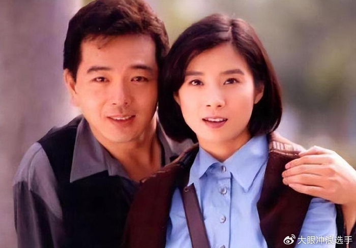 岳翎的童年时期