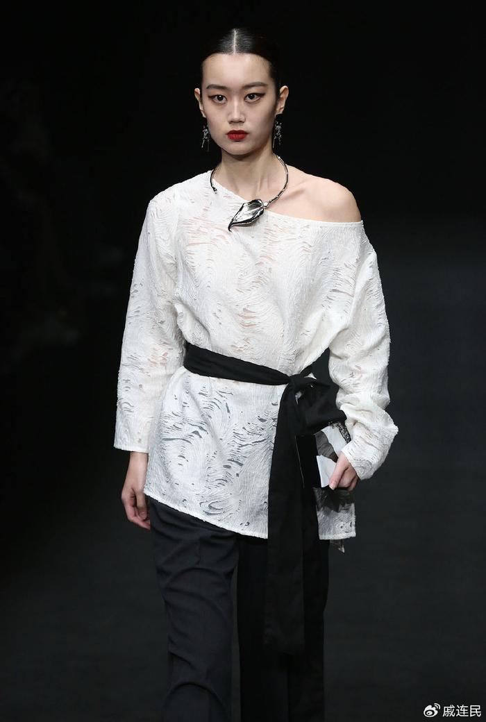 设计师魏丹携山从云2024秋冬系列"开合"登陆中国国际时装周|魏丹|中国