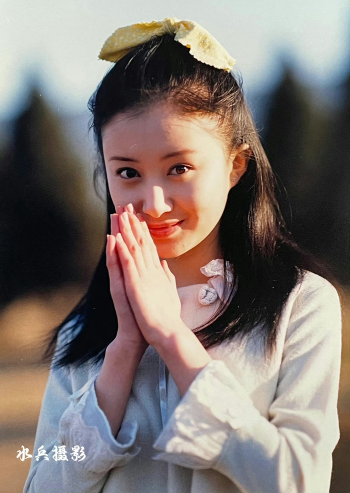 哪个女孩不想模仿呢,和刘亦菲一起演《金粉世家》真的是童年白月光啊
