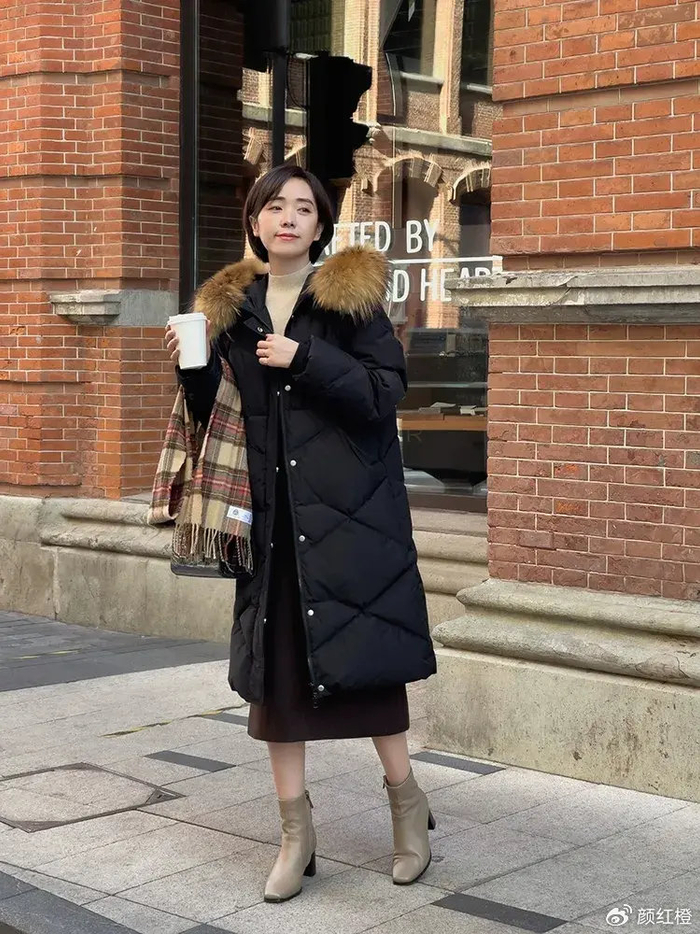 被这几种颜色的羽绒服惊艳既显白又减龄有品味的女人都爱穿
