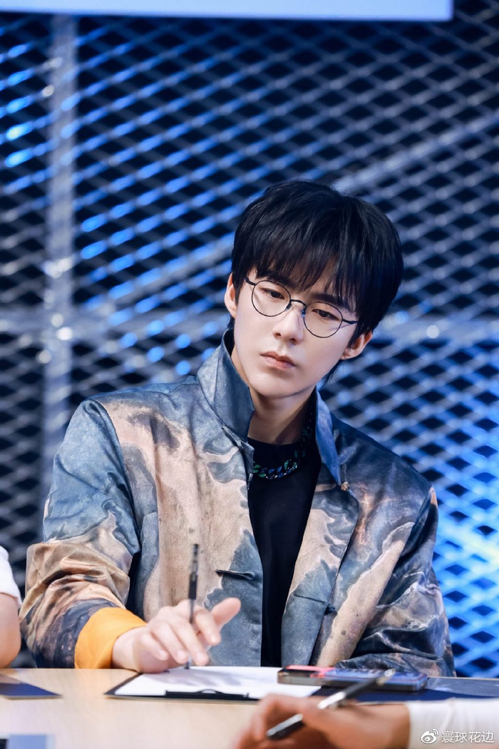 网友希望眼镜永久焊在脸上的男演员 #6:刘宇宁