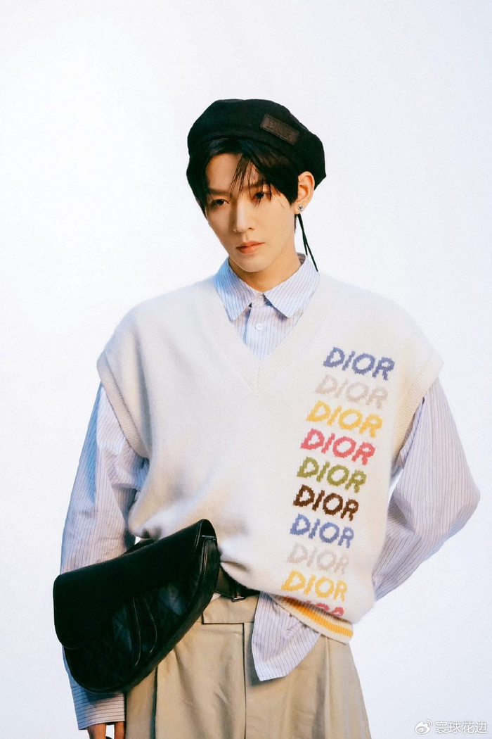 4 万(8月)2021 年于《遇龙》中崭露头角,今年凭借《长相思》「涂山璟