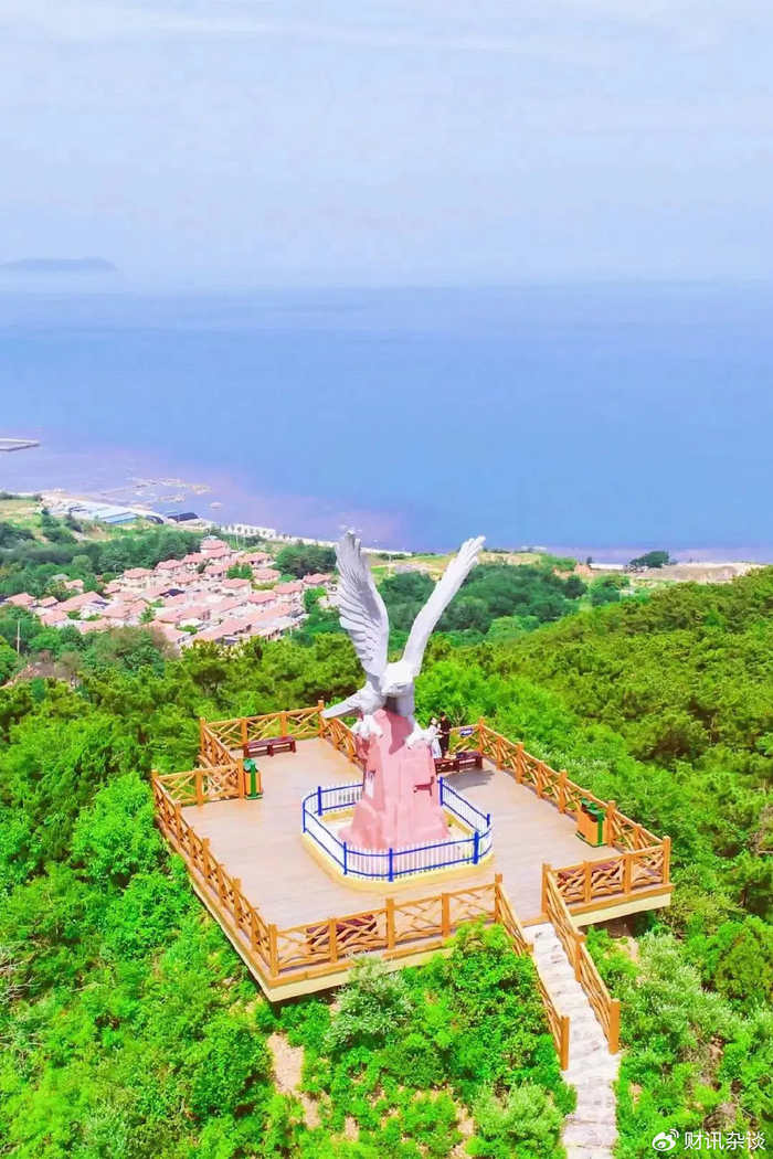 烽山沿着跑者们的足迹,你可以打卡九丈崖,月牙湾,林海烽山等多处景区