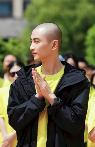 光头才是检验帅哥的唯一标准,盘点娱乐圈哪些男星不惧光头考验|明星盘点|张卫健|陈晓|造型|彭于晏_新浪新闻