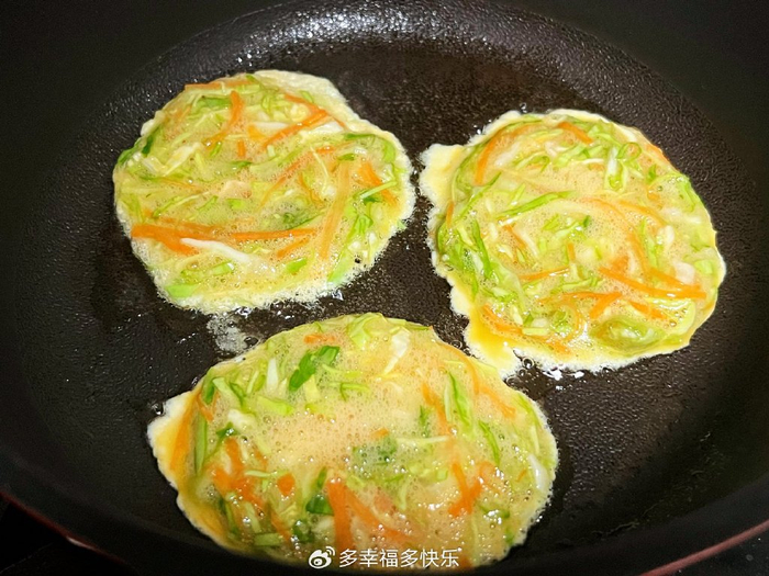 春天给孩子多吃点有营养的早餐健康蔬菜饼做法分享营养美味长高高