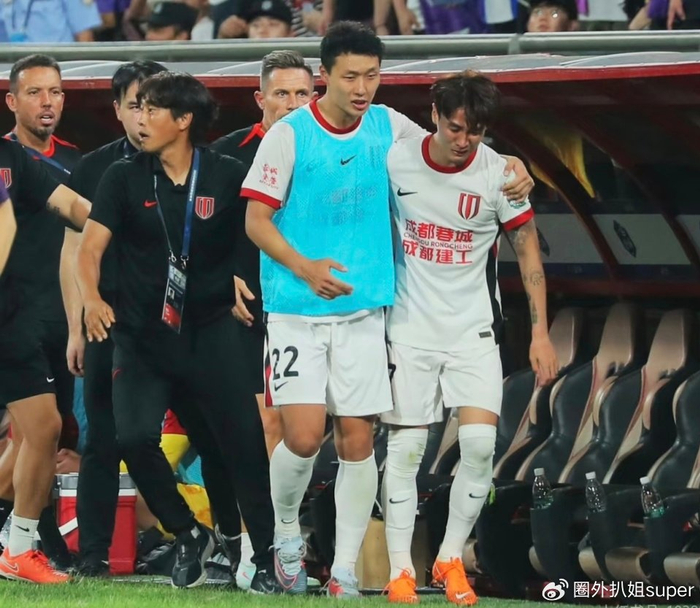 力挺韦世豪！中足联深夜发声：强烈谴责无底线辱骂，联合有关部门打击