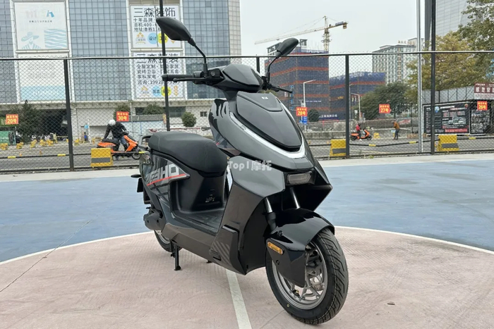 首发售价4899元，极核AE4 SE+上市，升级车架、刹车和电机性能__财经头条__新浪财经