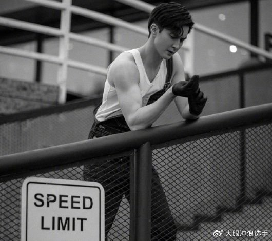 只因长相太帅,被贵人看中改行演戏|高伟光|模特|贵人_新浪新闻