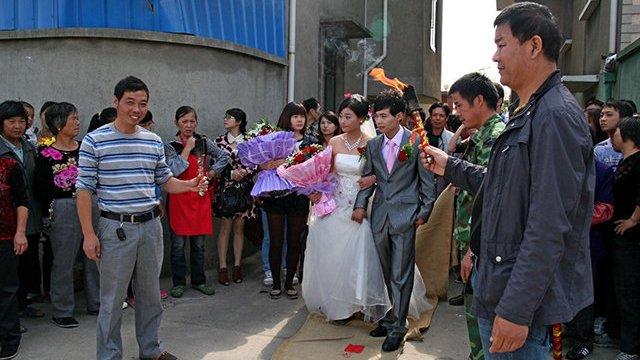 男方不用给彩礼，女方不用给嫁妆，男不娶女不嫁，两头婚你咋看？