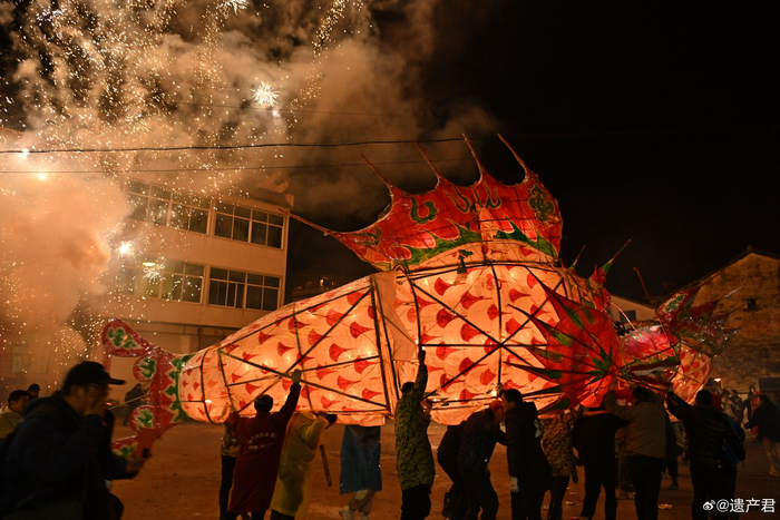 汪满田村鱼灯会