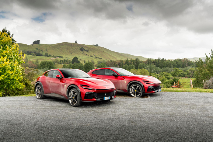 一台没有竞争对手的 四门四座法拉利跑车 ferrari purosangue