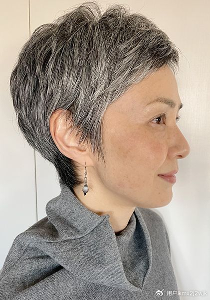 59到89岁的姐姐们,发型可以考虑这三种,就算满头花白头发也很美|发型|