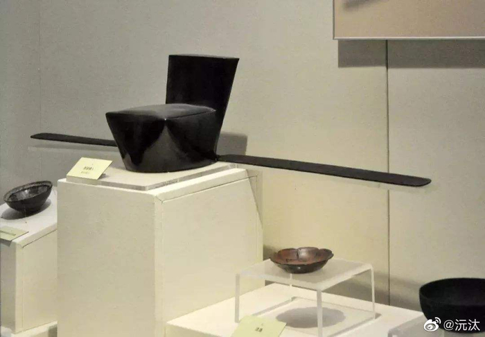 展脚幞头，宋代，通长120厘米，泰州博物馆