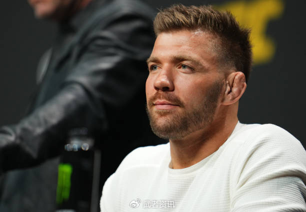 武者网讯 在刚刚结束的ufc 296期比赛现场,现任ufc中量级冠军肖恩
