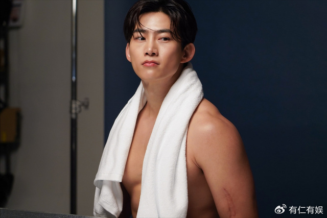 昔日猛男人设崩塌,原因很简单|崩塌|玉泽演|男团_新浪新闻