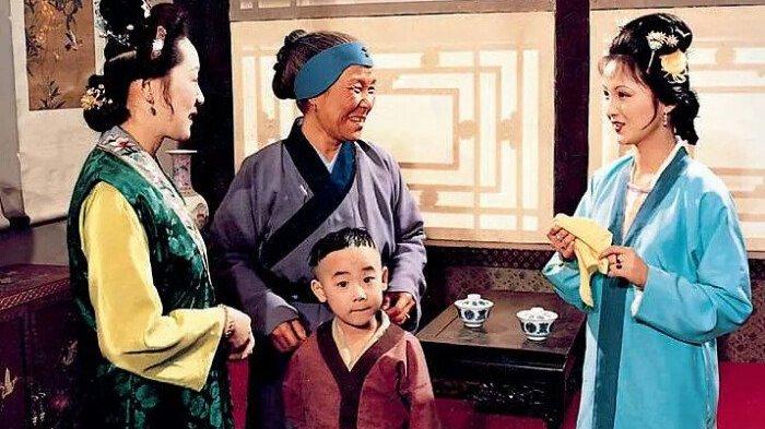 87版《红楼梦》：除了妙玉，贾府中还有一人也厌恶刘姥姥，就是她