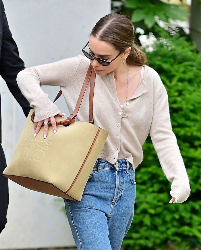 现身威尼斯的龙妈艾米莉亚·克拉克 (emilia clarke)