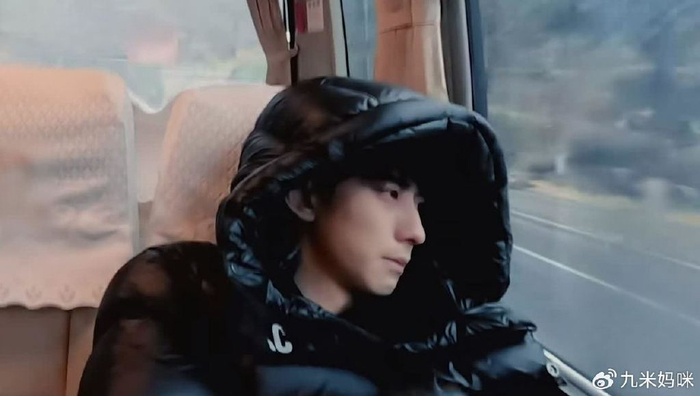 李菲儿怒怼锦超惹热议,锦超被说哭了,网友:自己不