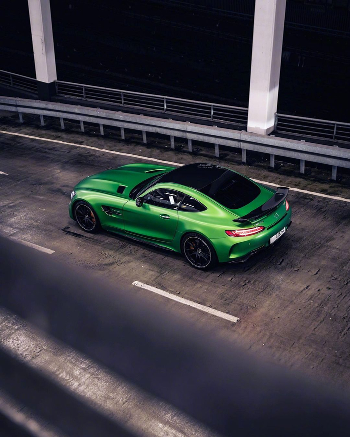 绿魔AMG GTR