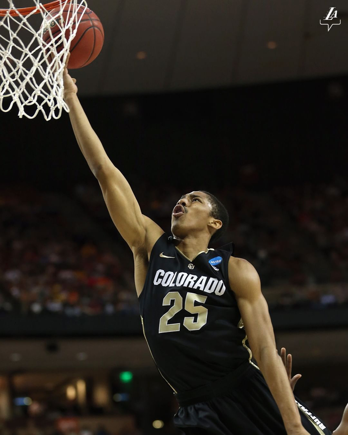 疯狂三月一起来回忆下湖人球员们的大学时代