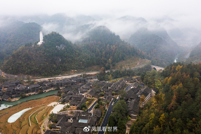贵州乌江寨,黔山秀水里的水墨画卷|贵州省|酒店|苗族|花灯|竹杆_新浪新闻