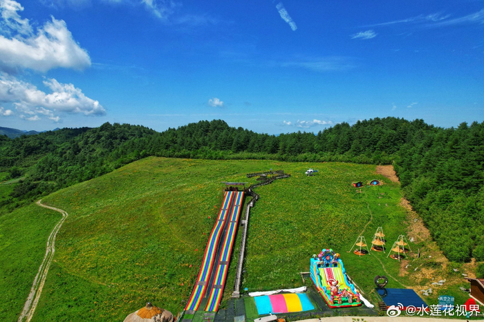 草坝景区,位于汉中镇巴县西北部,园内广阔的山林将你我环绕,自然牧场