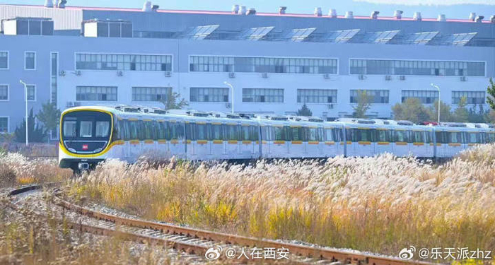 西安地铁8号线列车照片亮相|西安市|地铁|列车_新浪新闻