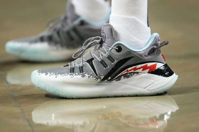 本赛季至今cj麦科勒姆上脚个人第二代签名鞋配色合集