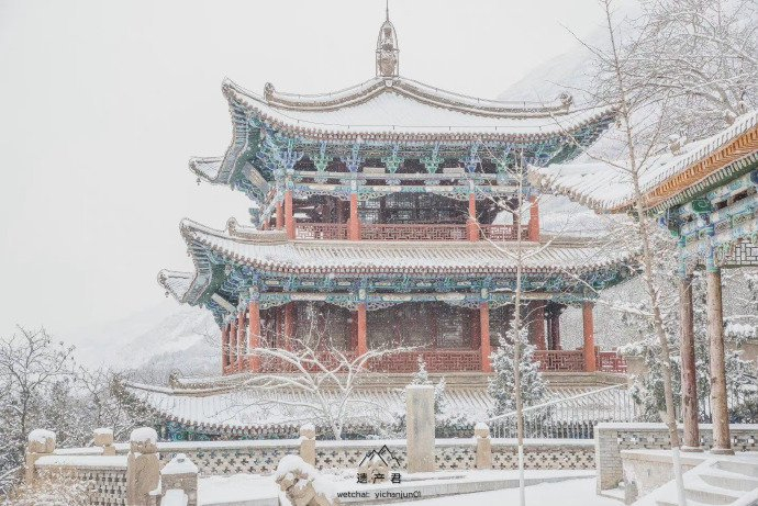 兰州五泉山的雪中国传统建筑配上雪景