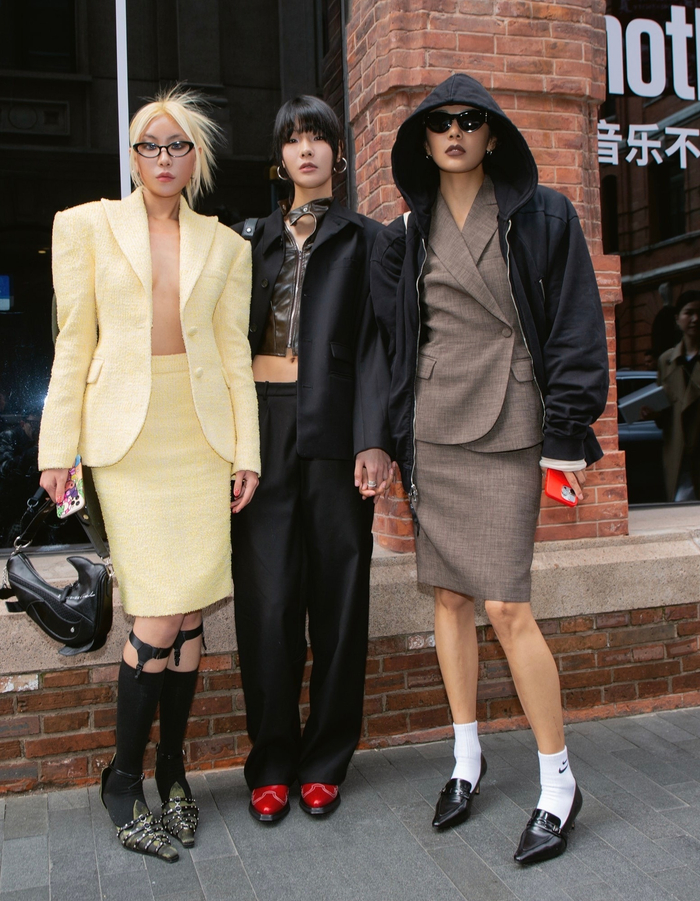 voguerunway发布正在进行的2024秋冬街拍这次穿得好看的时髦人好多啊