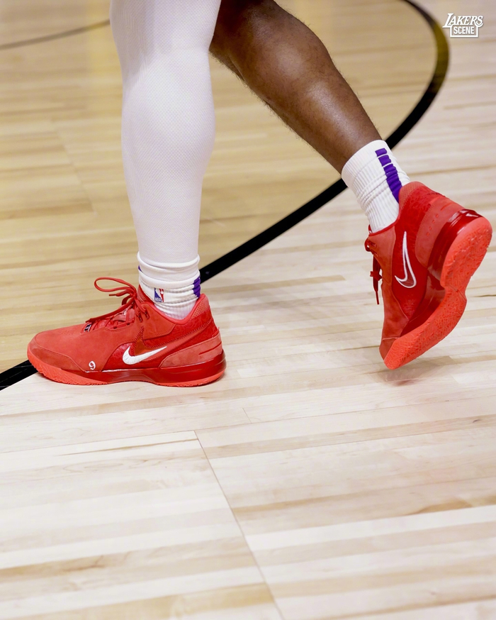 今天布朗尼上脚的nike lebron nxxt gen 个人pe版本