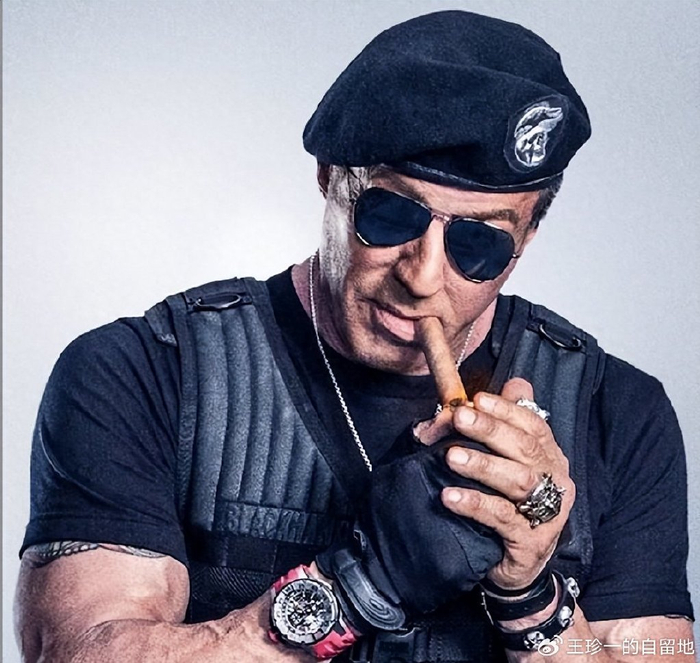 猛男也有不想展示的一面,斯坦森在《敢死队4》里暴