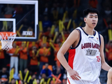 轰27+14！中国男篮21岁2米26新星离开宏远大蜕变：完胜湖人旧将