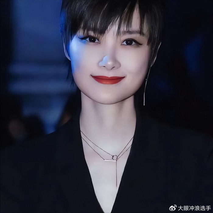 香港这一夜李宇春和华晨宇两个王牌歌手彻底被打回原型