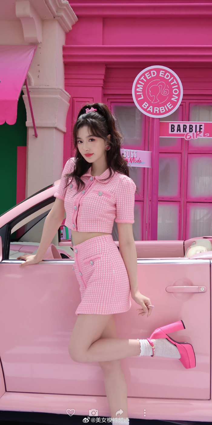 孔雪儿粉色芭比少女写真