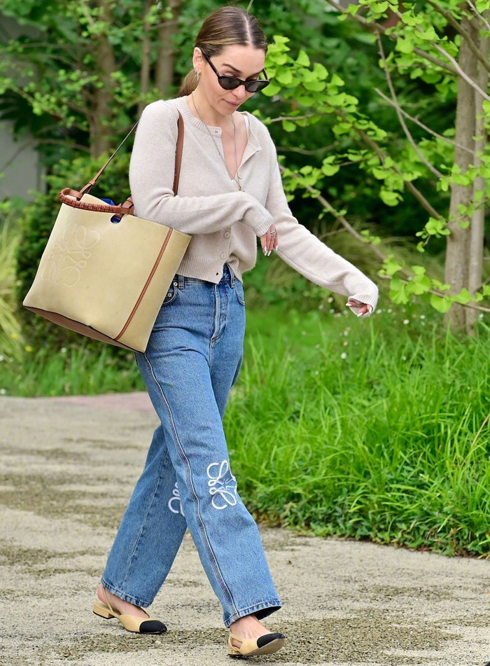 现身威尼斯的龙妈艾米莉亚·克拉克 (emilia clarke)