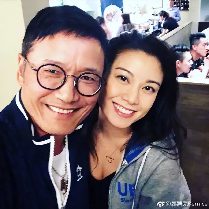 曾跟杨幂抢男人,一心嫁豪门差点被骗,如今依旧单身|廖碧儿|刘恺威|陈豪|卢启贤|杨幂|娱乐负面|豪门|单身|富商|暧昧|薛世恒_新浪娱乐_新浪新闻