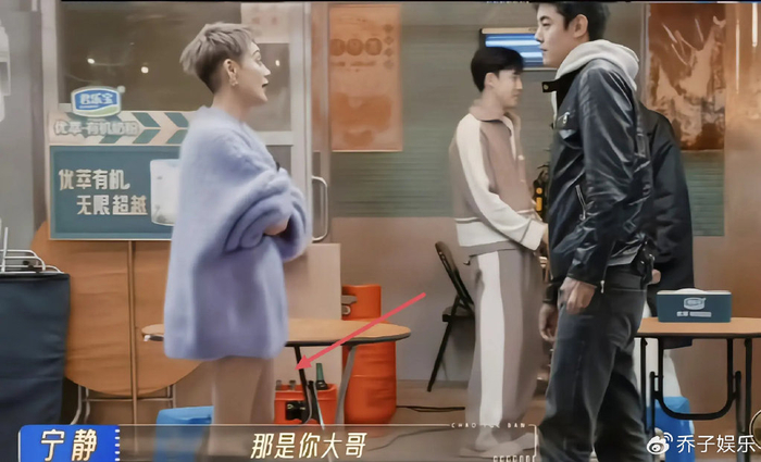 纪凌尘强抱宁静场面有多可怕,看到宁静的无裤装后更