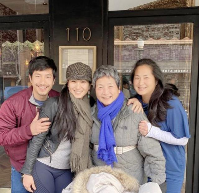 郑佩佩42岁女儿原子鏸宣布怀孕,首胎怀男孩,笑称母亲不盼抱孙