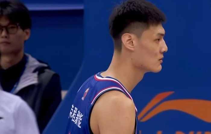 双方多次犯规冲突 北控豪取4连胜 距季后赛一步之遥|天津队|北控