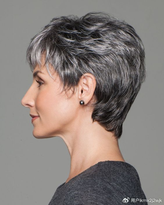 59到89岁的姐姐们,发型可以考虑这三种,就算满头花白头发也很美|发型