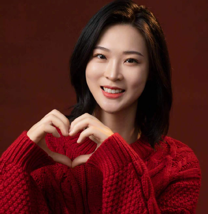 惠若琪退役6年了还是那么漂亮1米91女排女神龙年上了央视春晚