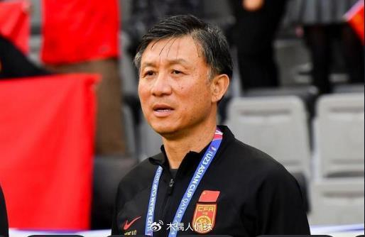 出局!成耀东4年考察56人,集训10期,在巴黎奥运门口2连败0进球