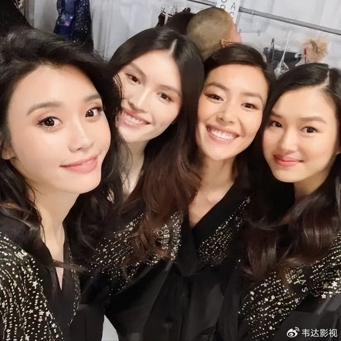 18年前,她靠着给李咏砸金蛋为生,如今摇身一变成了国际超模|央视|何穗