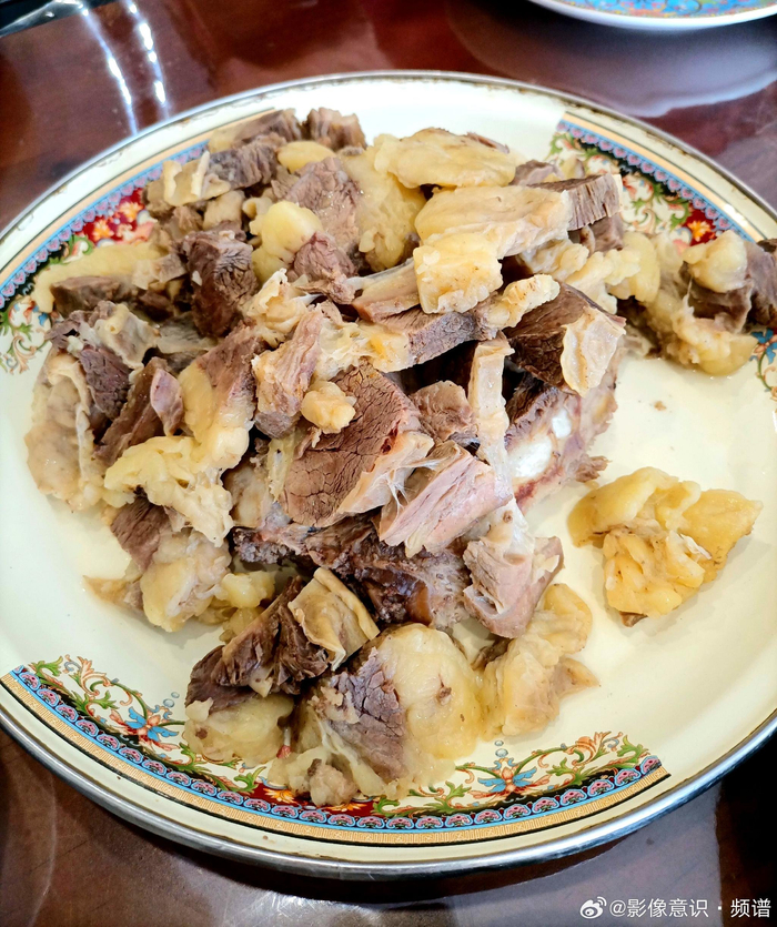 蓝旗是中国蒙古语音标准基地和皇家奶食的供应地