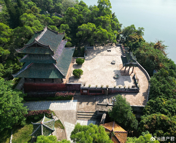天南杰构心中最美的广西古建筑广西容县明代经略台真武阁航拍