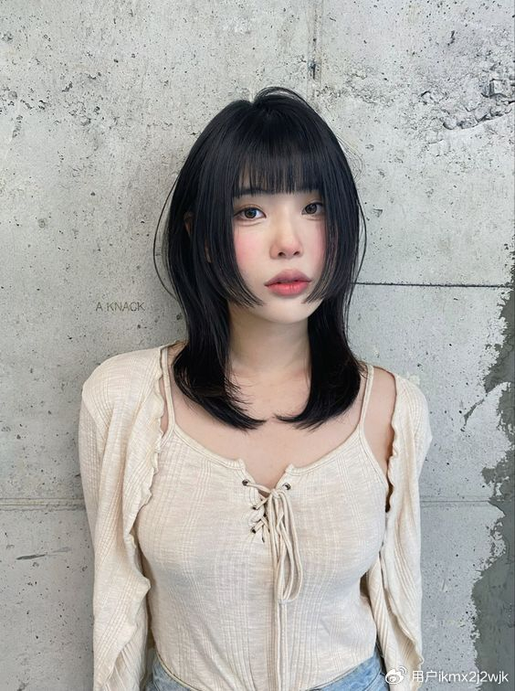 女人发型不知怎么剪?那就试试公主切,时尚还有回头率