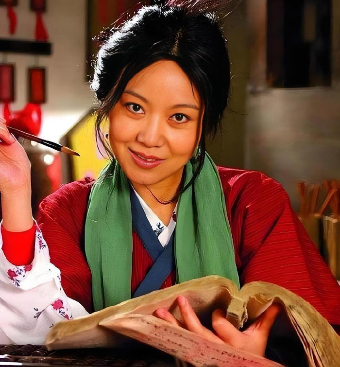 闫妮,因拍《武林外传》遗憾离婚,《小巷人家》应是她该有的婚姻