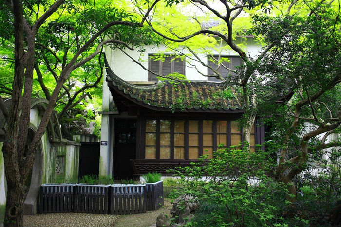 杭州的万松书院小阁幽窗是处都香了